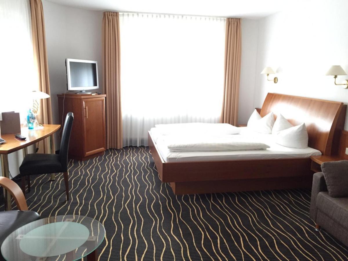 Hotel Zur Schoenen Aussicht 마르크차이덴펠트 외부 사진